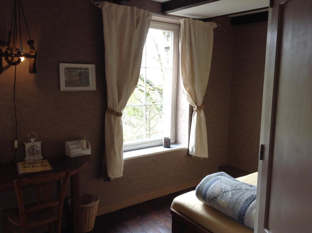 Aux Sources De L'Yonne Bed & Breakfast Glux-en-Glenne Exterior photo